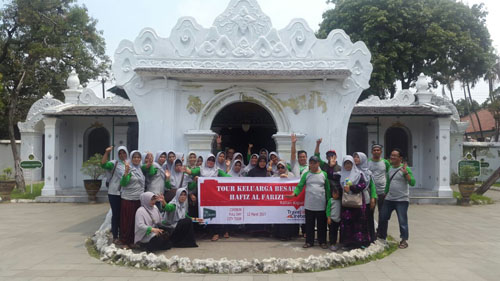 Wisata Sejarah dan Religi Cirebon Keluarga Besar Hafiz Al Farizi Jakarta