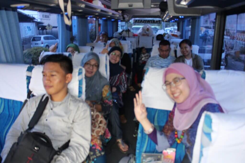 Bus Pariwisata Cirebon
