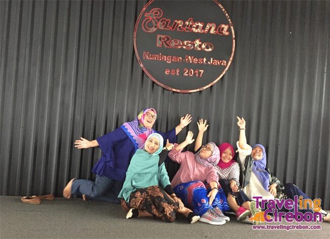 santana resto kuningan jawa barat